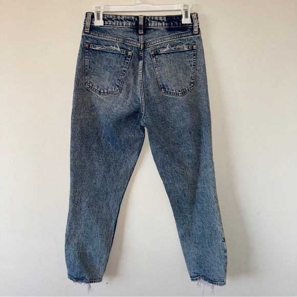 Abercrombie & Fitch The Mom High Rise Jeans Acid Wash
Denim Curve Love 26/2R - Picture 5 of 6
